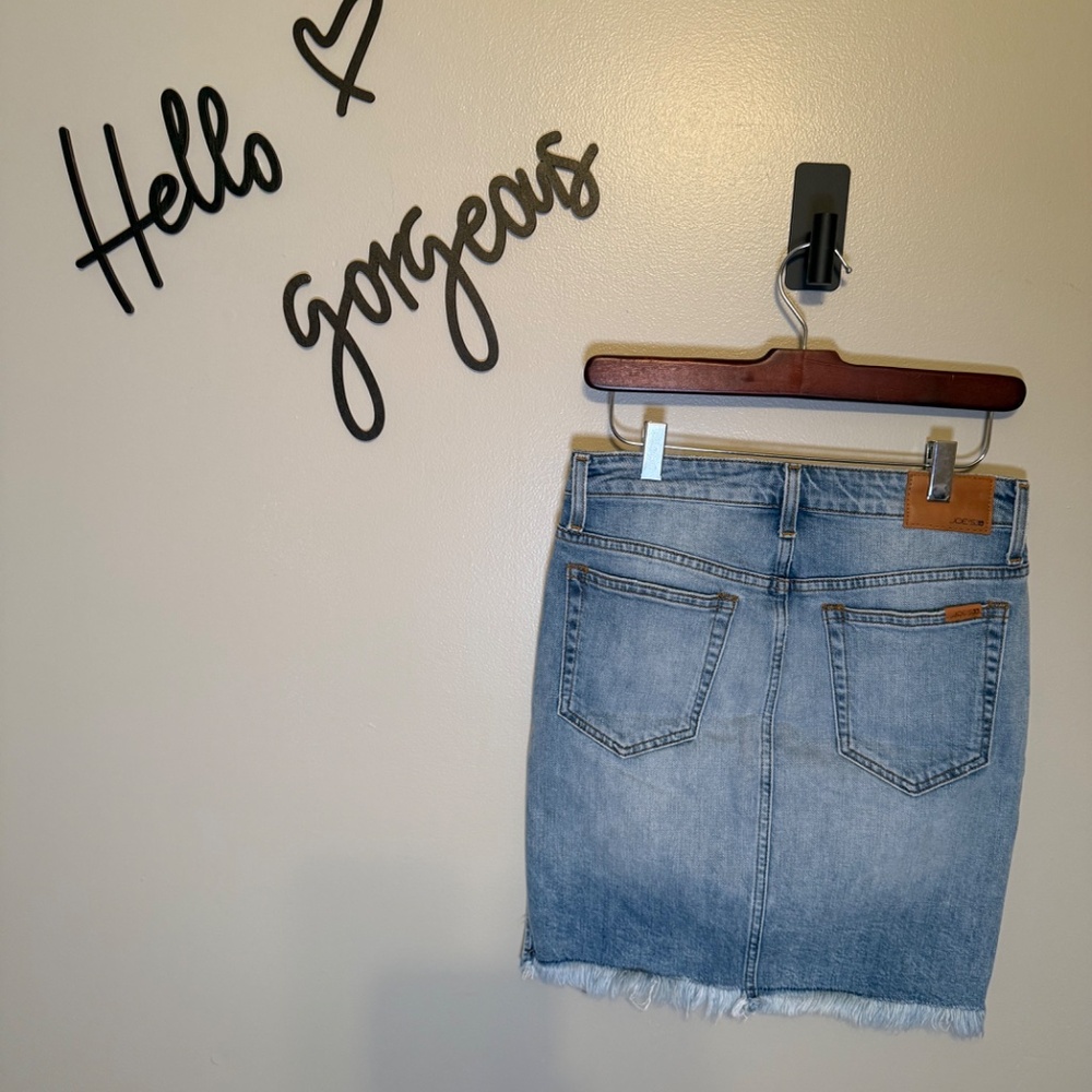 Like new!! Joe's Jeans Collector's Edition High-Low Frayed Denim Skirt w26 - Picture 2 of 9